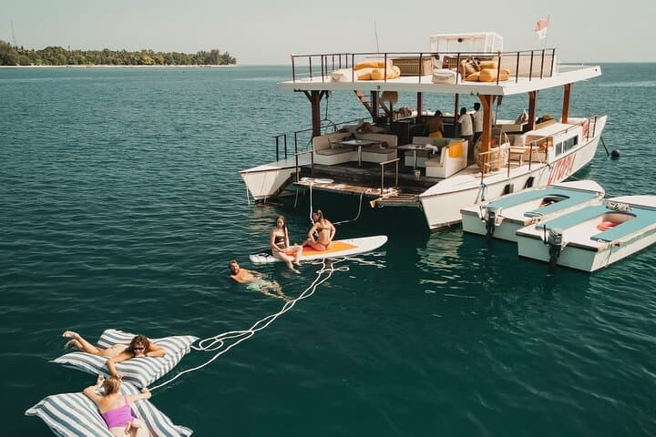 4 in 1 Nusa Lembongan Breakfast and Snorkel Catamaran Cruise — photo 1 of 15