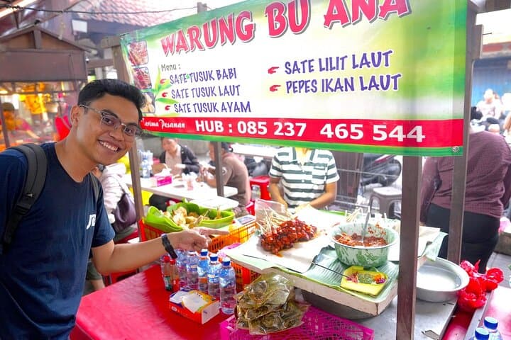 Bali: Private Evening Walking Tour with Culinary Experience — photo 1 of 28
