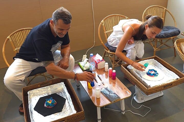 Create Your Own Pouring Painting in Ubud — photo 1 of 8