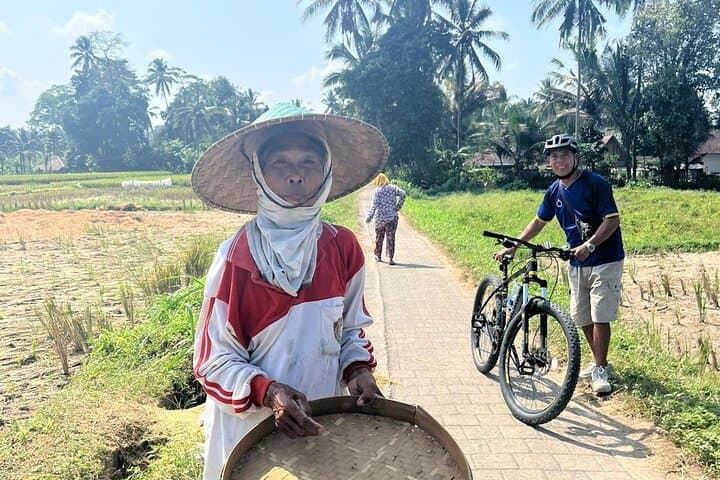Ubud Countryside Cycling Tour with Village Lunch — photo 1 of 11