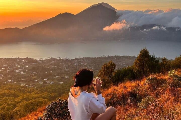Batur Volcano Sunrise Trekking and Natural Hot Spring Tour — photo 1 of 10