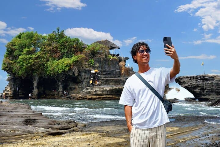 Tanah Lot and Taman Ayun Temple Tour with Transfer at Bali — photo 1 of 7