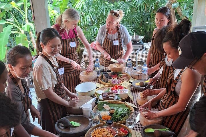 Traditional Tempeh Making & Cooking Balinese Cuisine — photo 1 of 23