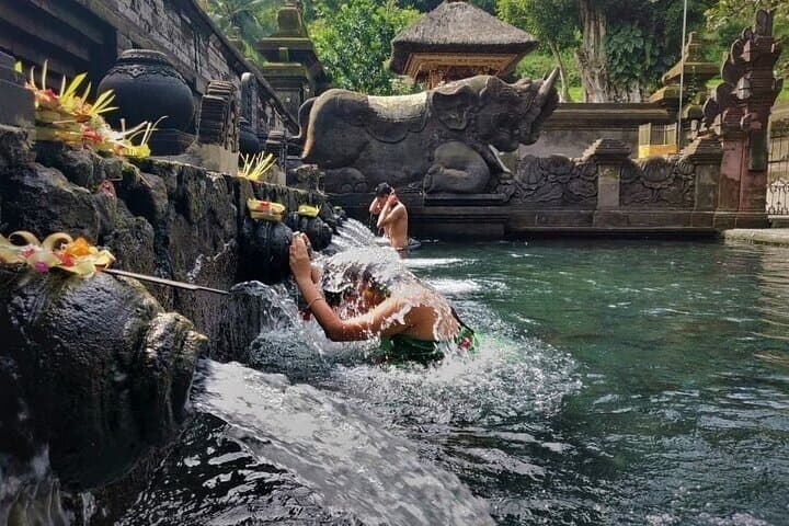 Bali Tirta Empul Tours Experience with Spiritual Cleansing — photo 1 of 14