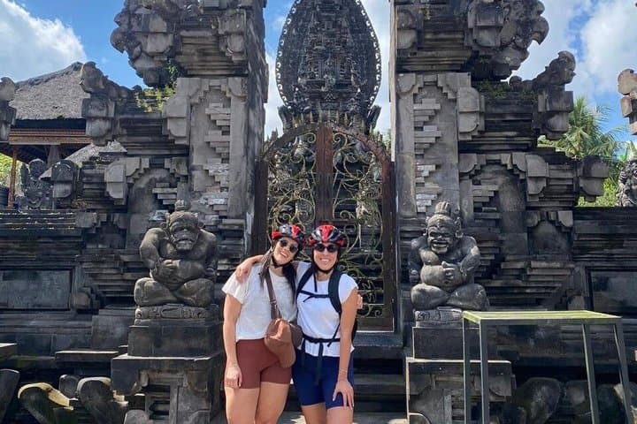 Ubud Cycling Tour Quiet Route via Ricefields and Local Village — photo 1 of 9