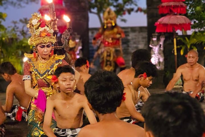 Bali I Kecak and Fire Dance Show in Tanah Lot Temple — photo 1 of 10