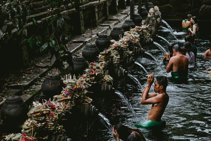 Ubud Holy Spring Purification Experience at Mengening Temple — photo 1 of 37