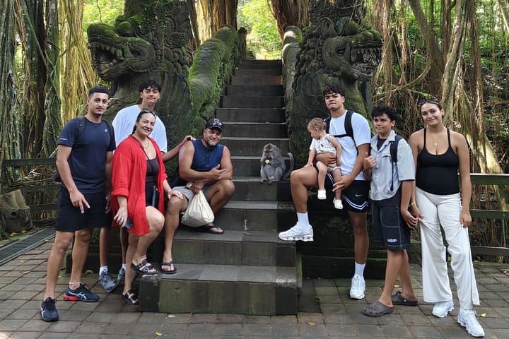 Bali Car Charter with Driver for Customize Tour 8 Hours — photo 1 of 30