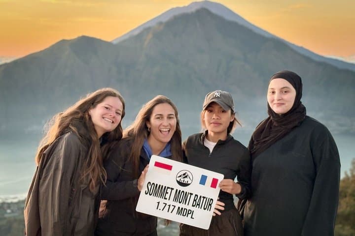 Mount Batur Sunrise Trekking with Hotel Pickup and Hot Spring — photo 1 of 28
