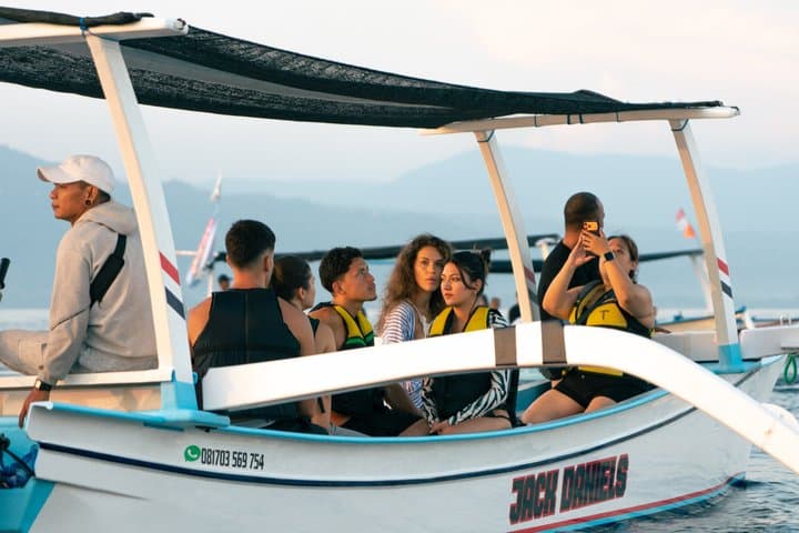 North Bali Expedition: See Dolphins, Hot Springs & Wanagiri Hills — photo 1 of 18