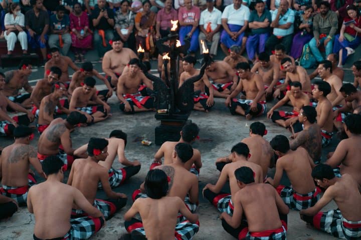 Uluwatu Cultural Tour: Ocean Cliff Temple & Kecak Fire Dance — photo 1 of 19