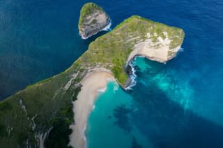 Private Boat Tour in West Nusa Penida and Snorkeling