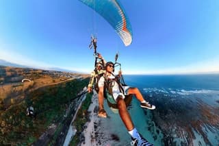 Bali Tandem Paragliding in Uluwatu and Pandawa with Hotel Pickup