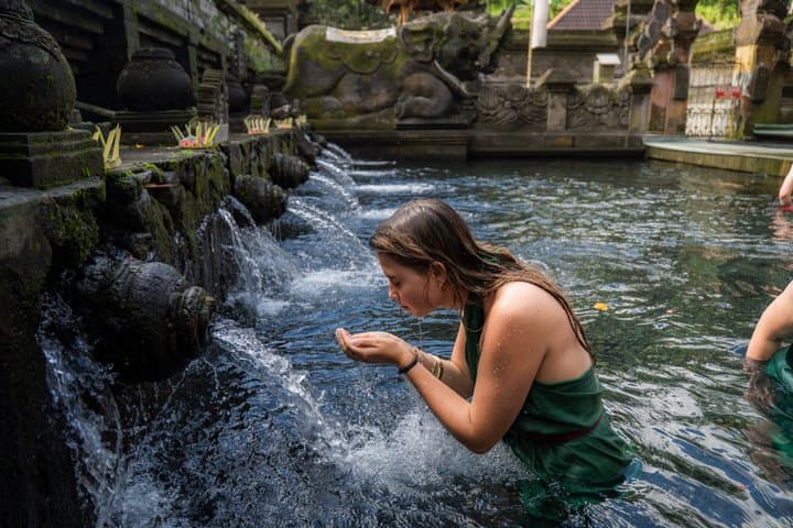 Tirta Empul Temple Tour with Spiritual Cleansing — photo 1 of 20