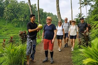 Bali Private Car & Minibus Hire with Local Host