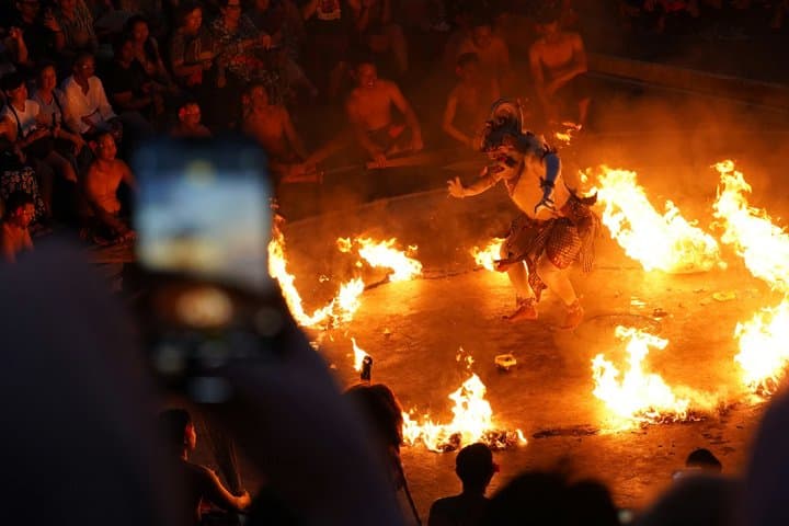 Magical Ubud Night Cultural Dance and Fireflies — photo 1 of 7