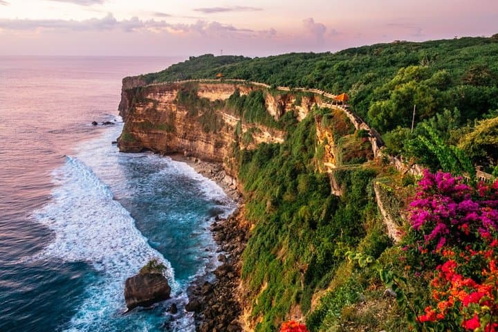 South Bali Uluwatu Tour Jetski and Romantic Dinner Jimbaran — photo 1 of 7