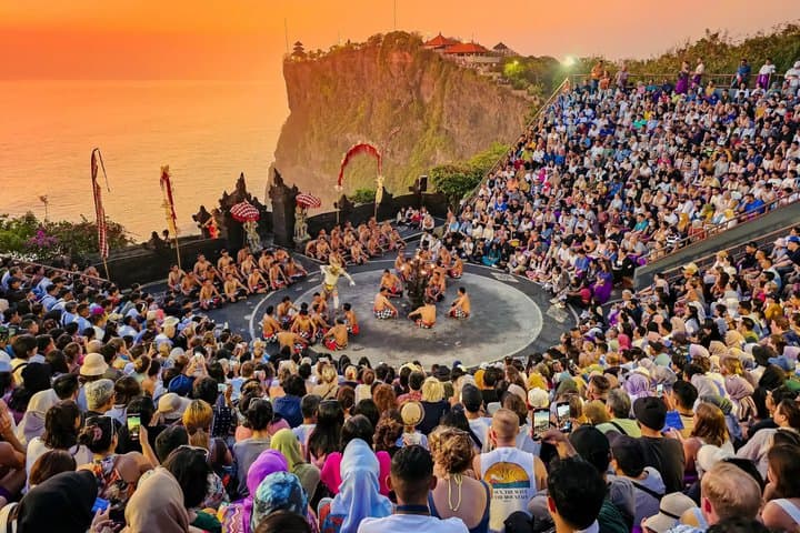 Private Tour Uluwatu Temple and Kecak Sunset Dance — photo 1 of 16