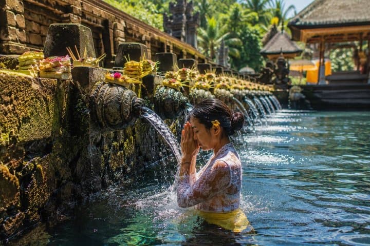 Ubud Waterfalls, Water Temple and Rice Terrace - Private Tour — photo 1 of 17