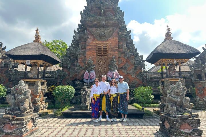 Ubud Private Tour: Monkey Forest, Waterfalls & Rice Terrace — photo 1 of 31