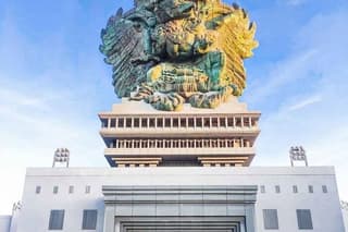 All-Inclusive South Bali Tour: Tanah Barak, GWK, Uluwatu & Kecak