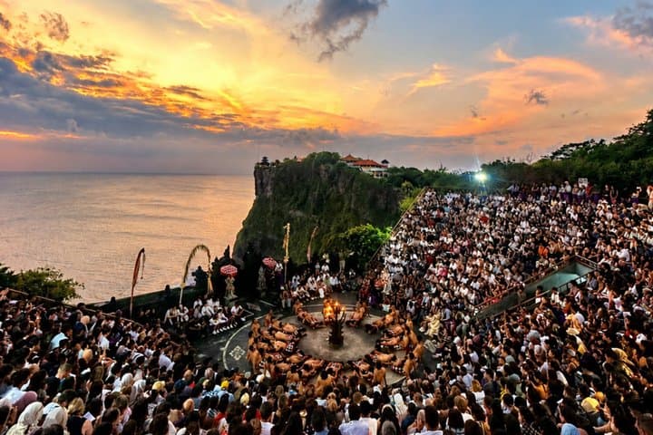 Bali Uluwatu Temple Walking Tour with Sunset Kecak Fire Dance — photo 1 of 13