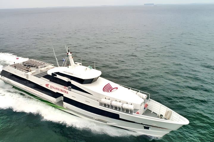 Bali: Eka Jaya Fast Ferry Transfer to Gili Islands & Lombok — photo 1 of 7