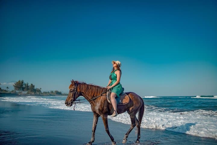 Bali Horse Riding Adventure on The beach — photo 1 of 11