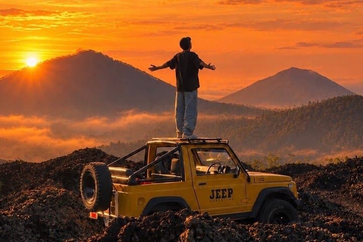 Sunrise at Mount Batur in 4x4 Jeep with French-speaking Guide — photo 1 of 5