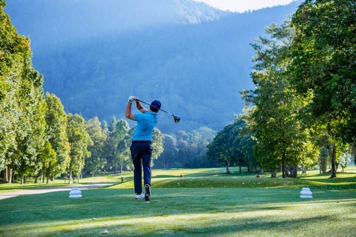 Handara Golf Experience 18 hole and Ulun Danu Temple Tour in Bali — photo 1 of 34