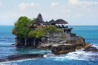 Full Day Bedugul Tour: Beauty of Tanah Lot Temple