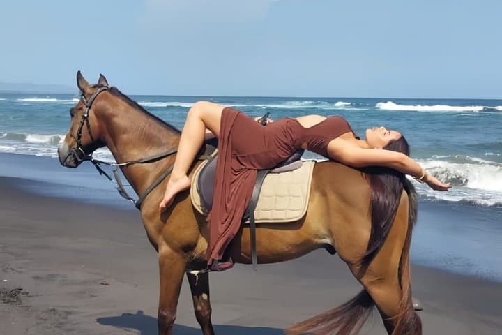 Bali Saba Horse Riding Through a Local Temple — photo 1 of 8