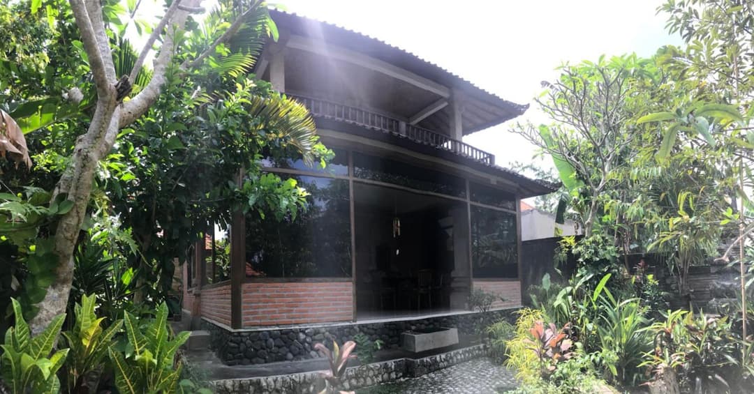 Baligen Bungalow — photo 1 of 45
