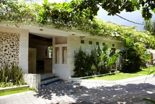 Artemis Villa Hotel