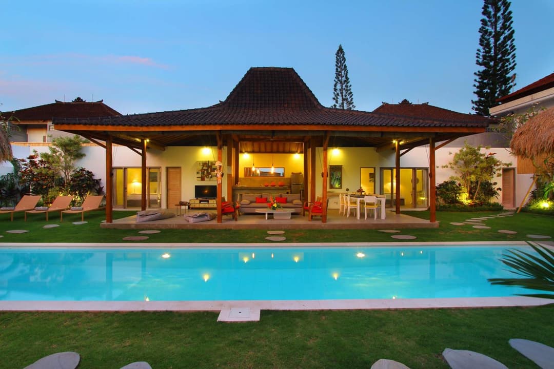 Villa Thiara by Optimum Bali - Newly refurbished 500 m to Beach & Kudeta - Central Seminyak Oberoi — photo 1 of 23