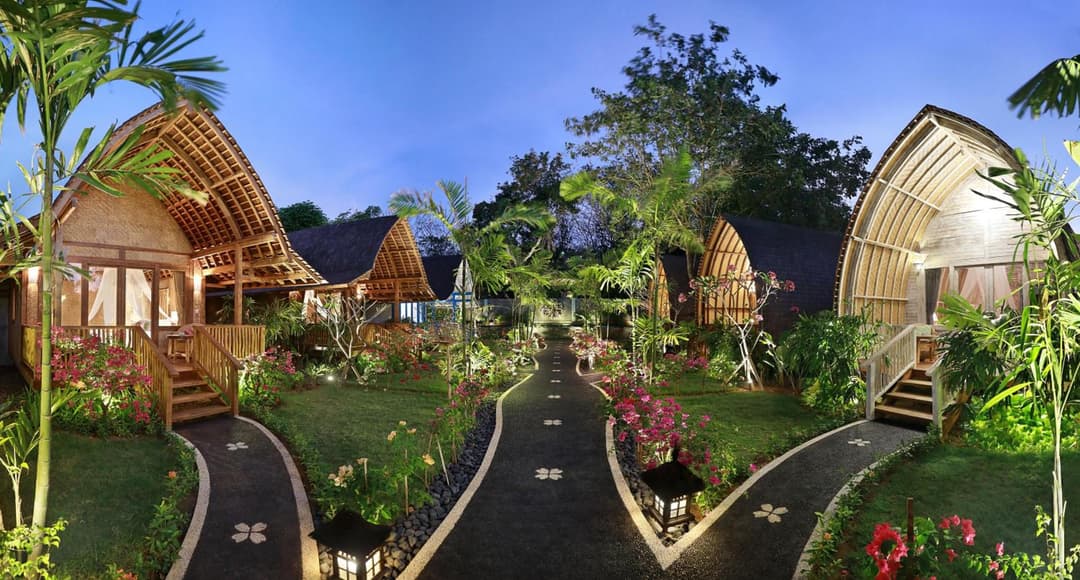 Uluwatu Lumbung Cottages — photo 1 of 42