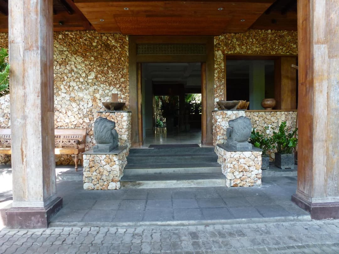 Hotel Puri Bambu — photo 1 of 24