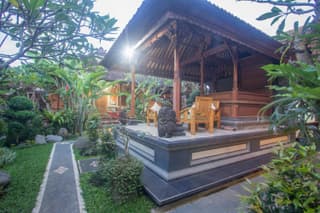 Nang Ade House