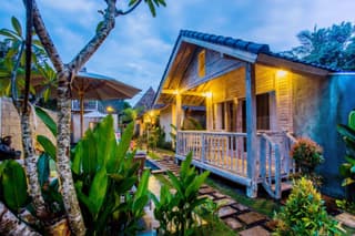 The Syron Huts Lembongan