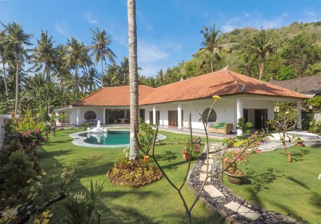 Villa Rizki Candidasa — photo 1 of 56