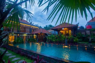 Ratna Villa 4