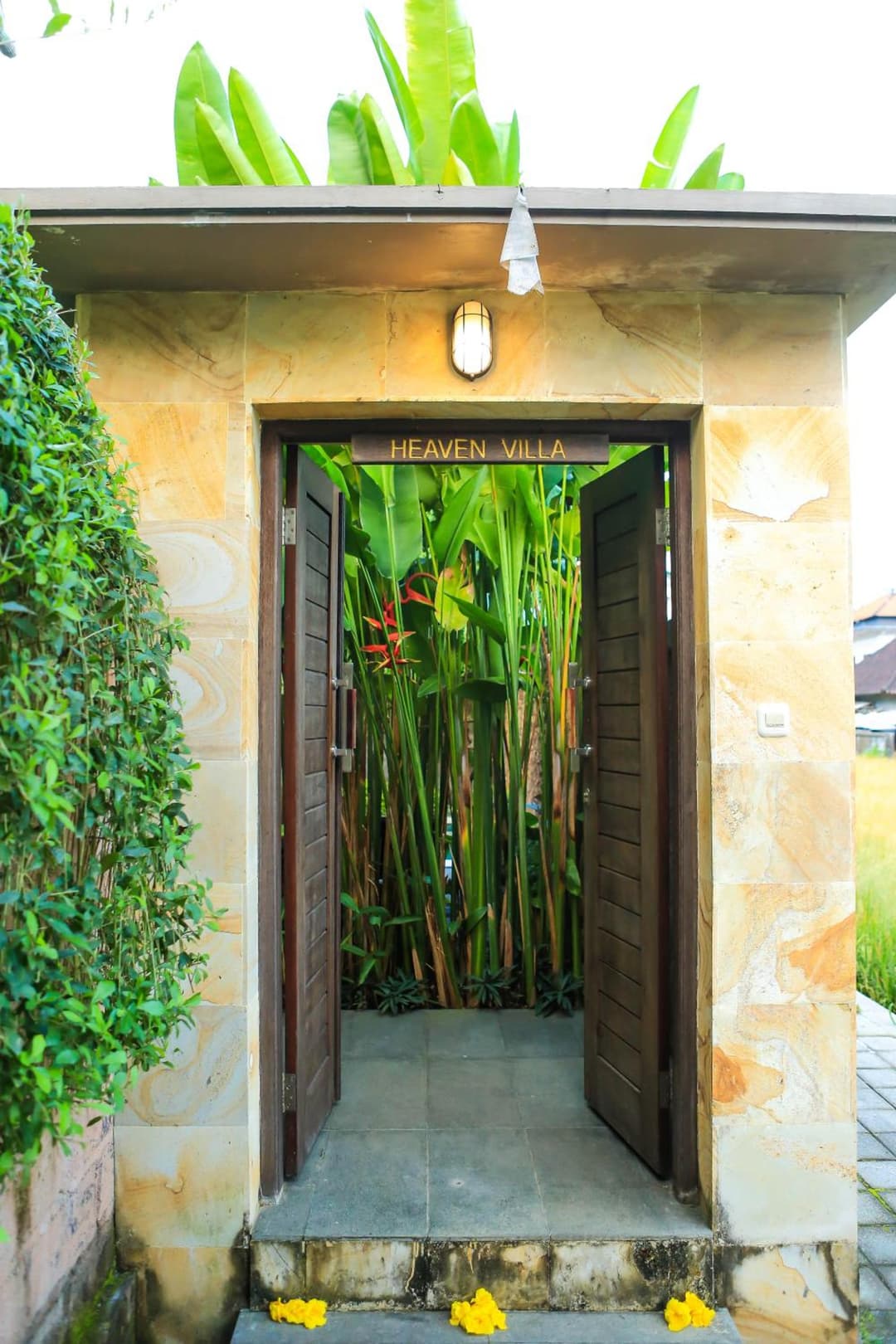 Heaven Villa Ubud — photo 1 of 95