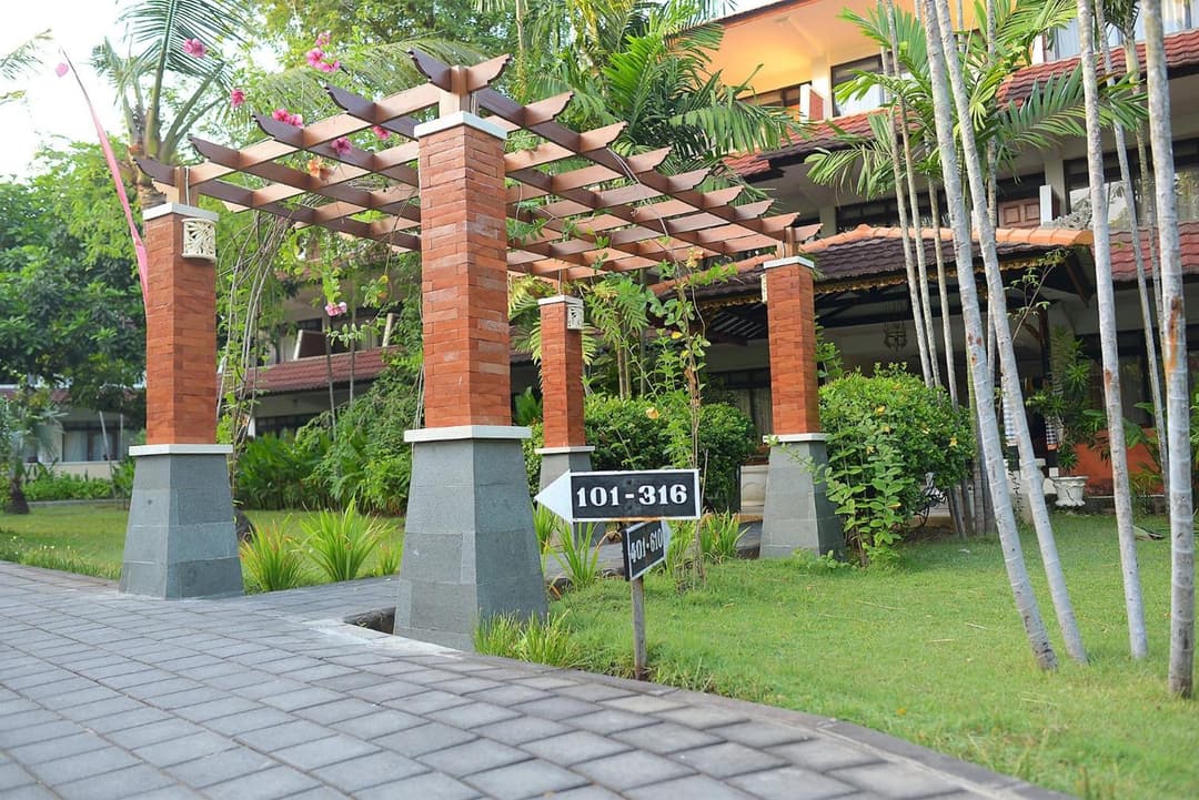 Palm Beach Hotel Bali — photo 1 of 43