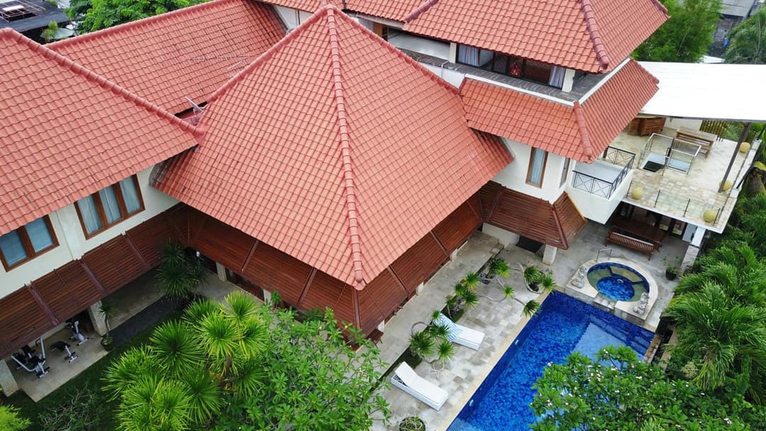 Unique spacious luxury villa — photo 1 of 55