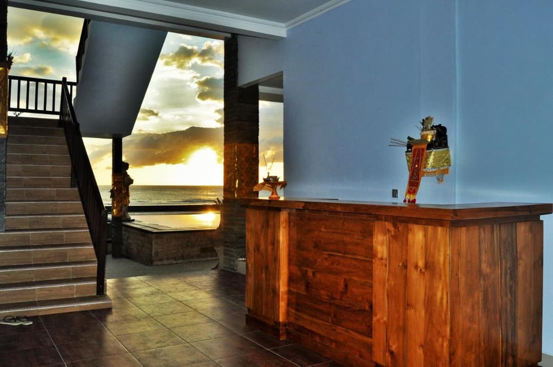 Pradana Beach Inn Luxury — photo 1 of 59