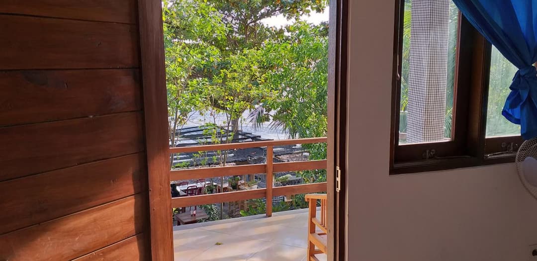 Amed Sari Beach Guesthouse — photo 1 of 1
