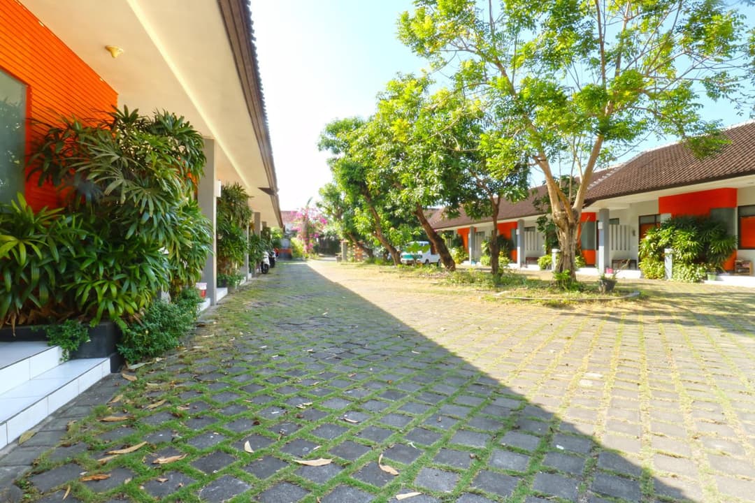Sayang Residence 2 — photo 1 of 23