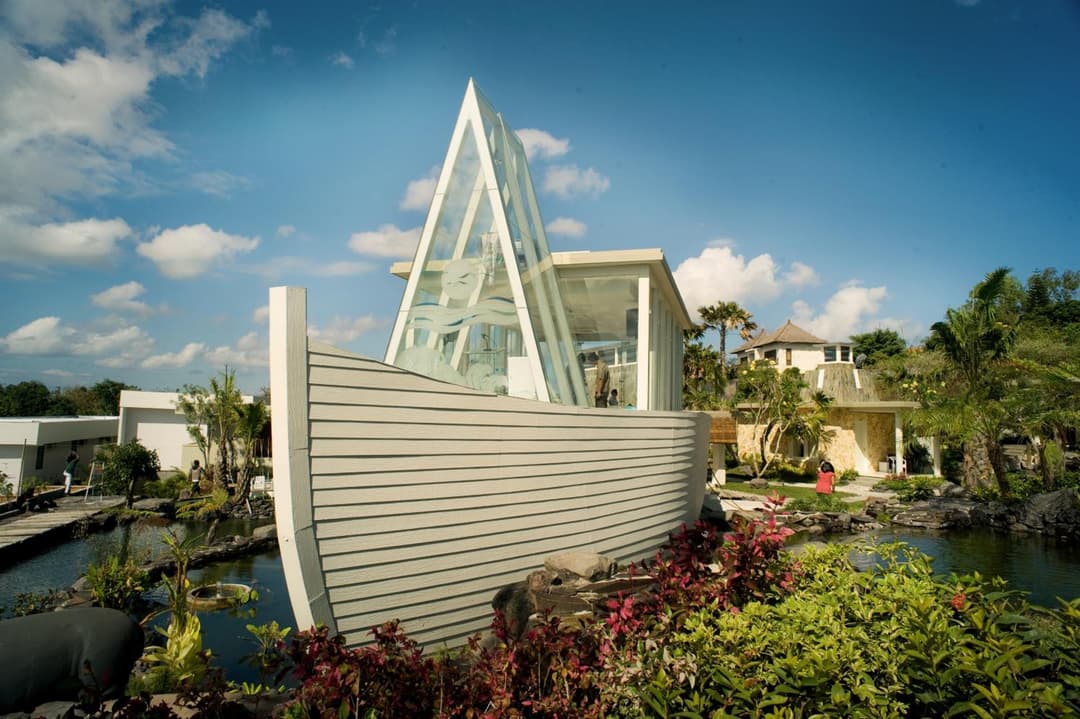 Noah Villa and Chapel — photo 1 of 63