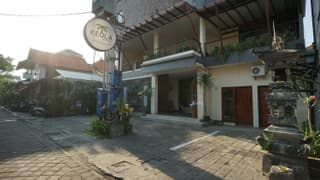RedDoorz near Legian Street