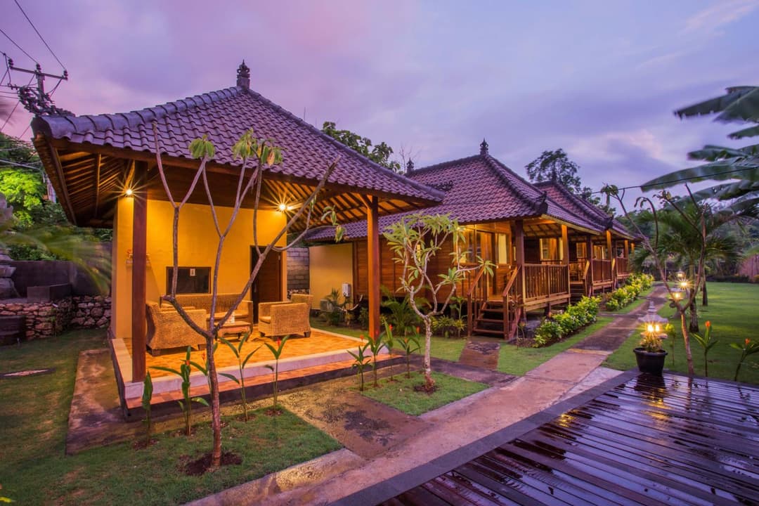 Samanta Huts — photo 1 of 1